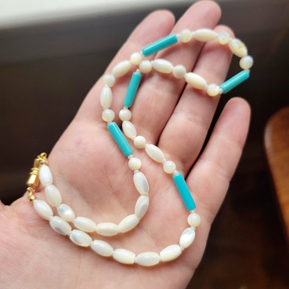 Vintage Dainty Mother of Pearl Shell Turquoise Bead Beaded Necklace - Picture 2 of 7